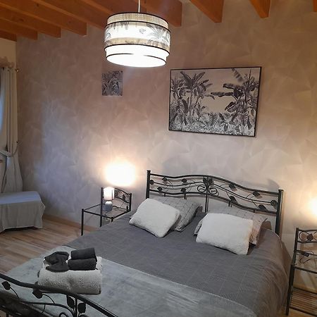 Domaine De La Tour Carree - 3 Chambres Benoitville Екстер'єр фото